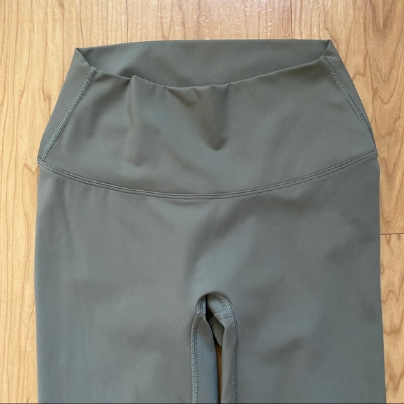 SOLD! Everyday Leggings - XS - Same as Paragon - Picture 5 of 7